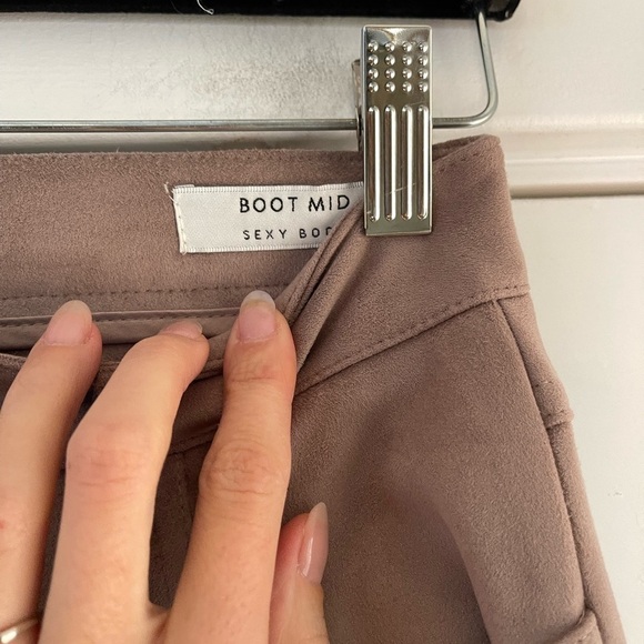 Guess Faux Suede Bootcut Pant - 26 - Picture 6 of 8